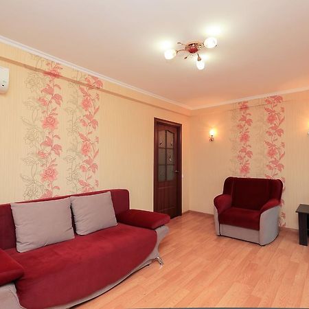Apartment On Obolonskiy Prospect 12 Kiev Buitenkant foto