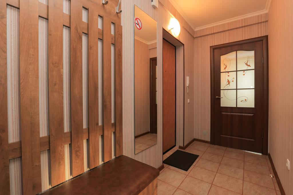 Apartment On Obolonskiy Prospect 12 Kiev Buitenkant foto