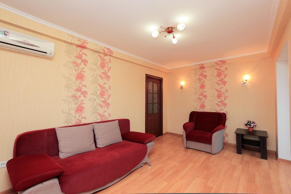 Apartment On Obolonskiy Prospect 12 Kiev Buitenkant foto