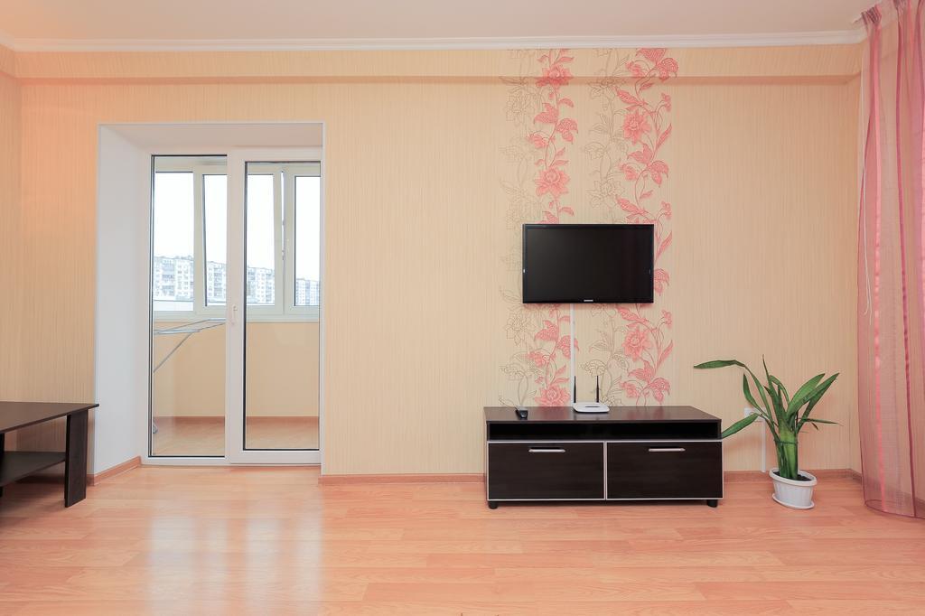 Apartment On Obolonskiy Prospect 12 Kiev Buitenkant foto